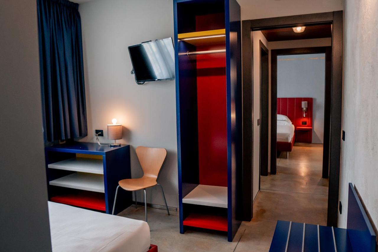 K Modern Hotel بسكييرا ديل غاردا المظهر الخارجي الصورة