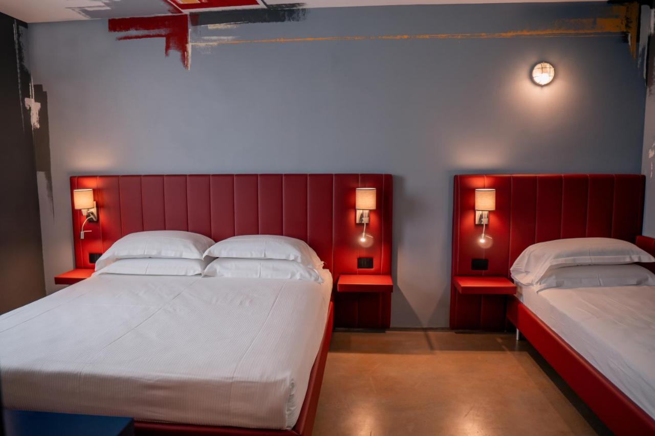 K Modern Hotel بسكييرا ديل غاردا المظهر الخارجي الصورة